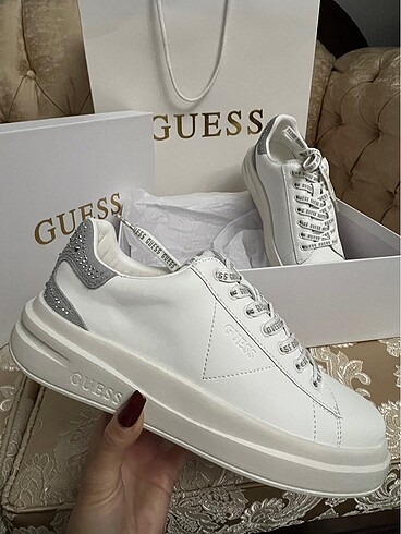 38 Beden beyaz Renk Guess ayakkabı