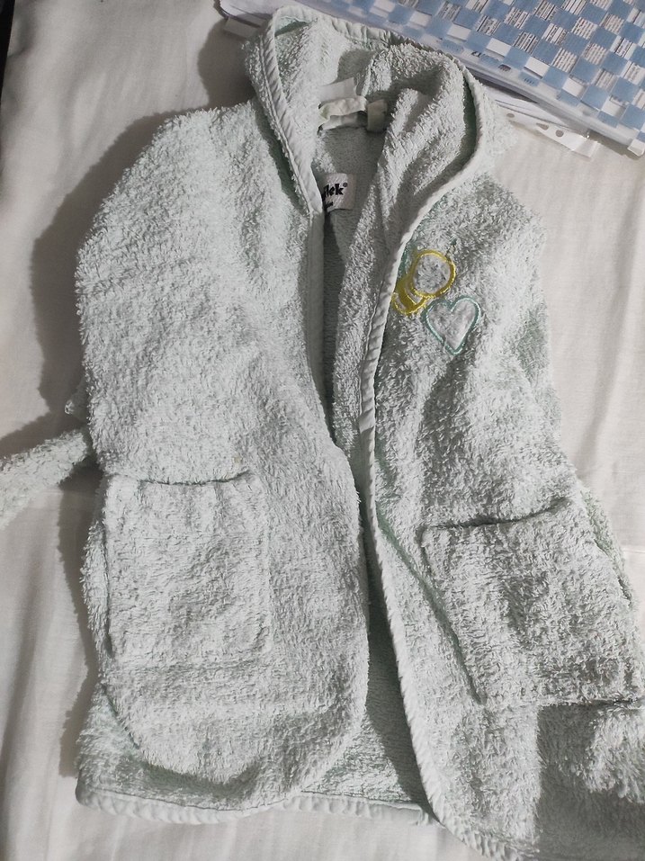 Beyaz Erkek Çocuk Nakışlı Bornoz - Görsel 2