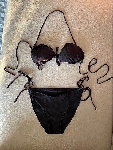 Siyah bikini takımı