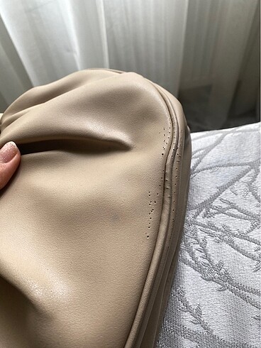 Zara Zara muadili Büzgülü bej rengi çanta