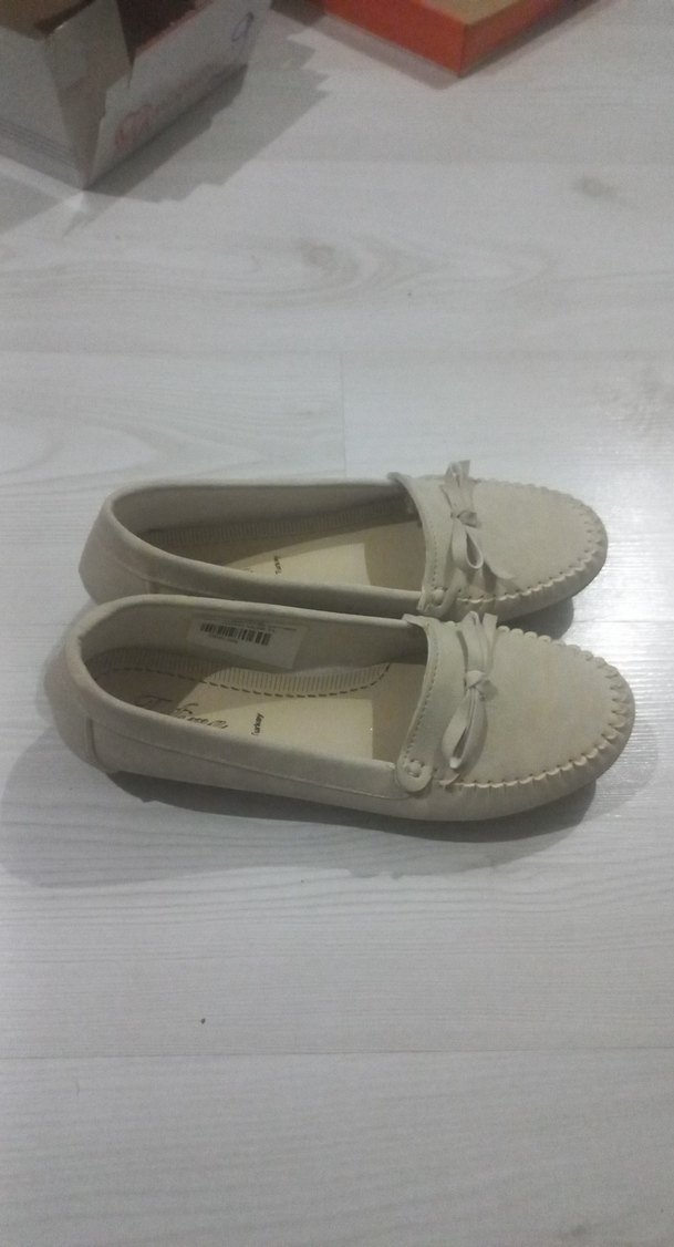 Bej Süet Fiyonklu Kadın Dolgu Topuk Babet - Görsel 2