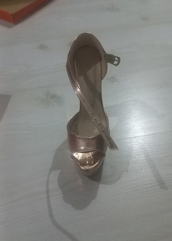 Gold  Parlak Metal Platform Topuklu Kadın Ayakkabı - Görsel 3