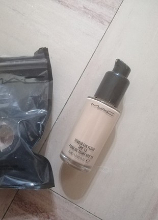 Mac Studio Fıx Fluıd Fondoten spf 15 nc10