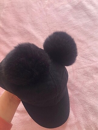 Zara Ponponlu çok şık şapka