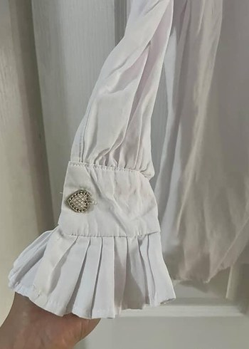 Beyaz Nakışlı Bluzu