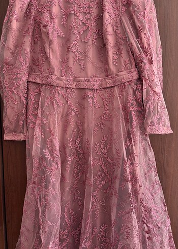 Dantel İşlemeli Pembe Uzun Abiye Elbise