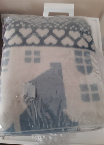 English Home Desenli Akrilik TV Battaniyesi - Görsel 4