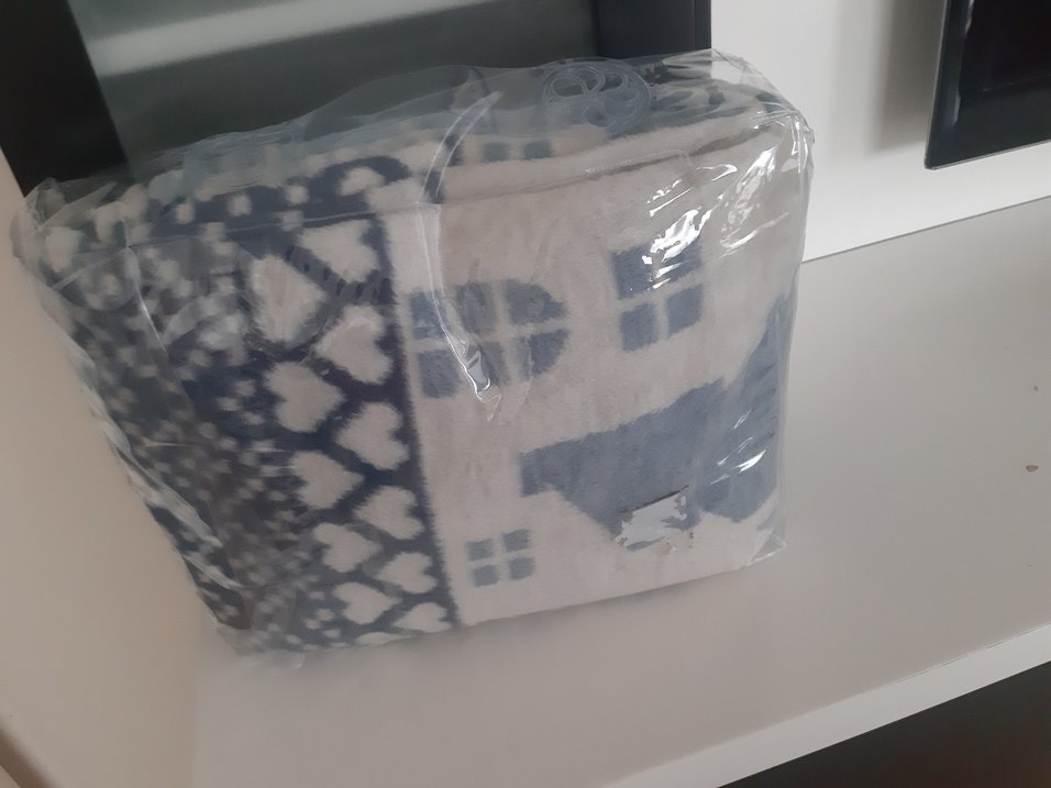 English Home Desenli Akrilik TV Battaniyesi - Görsel 3