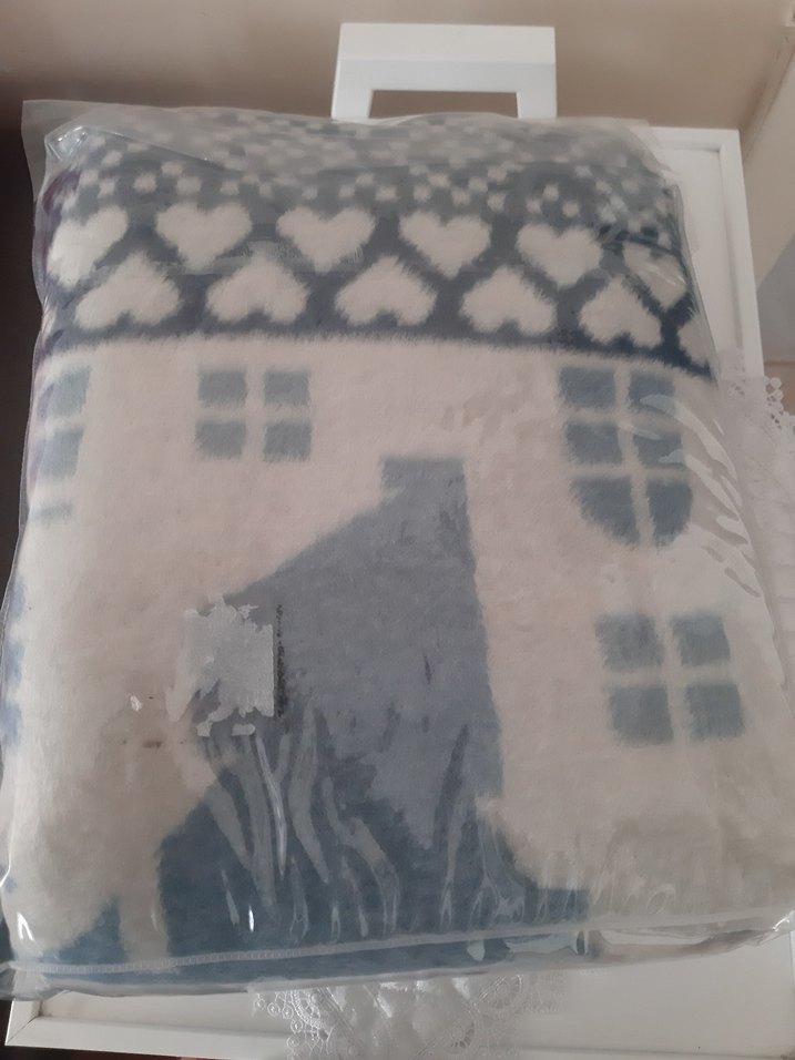 English Home Desenli Akrilik TV Battaniyesi - Görsel 4