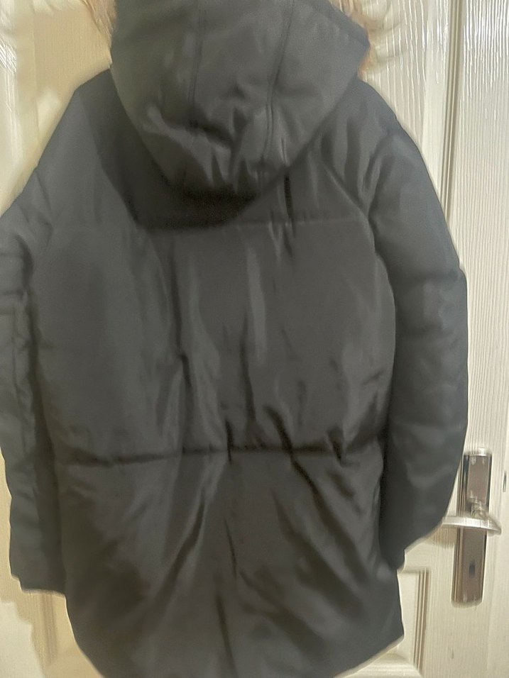 Kürklü Siyah uzun kız cocuk mont - Görsel 2