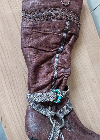 American Vintage Deri, Kemerli, Yılan Desenli Kahverengi Stiletto Çizme