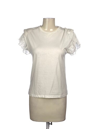 Diğer T-shirt %70 İndirimli.