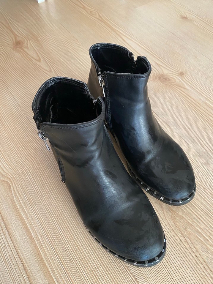 Siyah Deri Gotik Tokalı Kadın Botu - Görsel 3