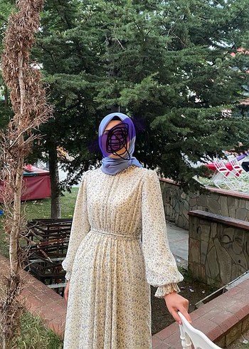 Uzun Kollu, Yüksek Yakalı uzun elbise