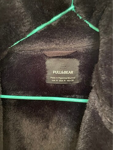 m Beden siyah Renk Pull&bear kürklü ceket