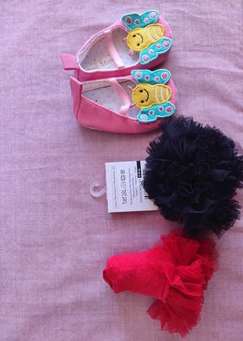 Pembe Kanatlı Kız Bebek Ayakkabısı ve Renkli Çorap Seti