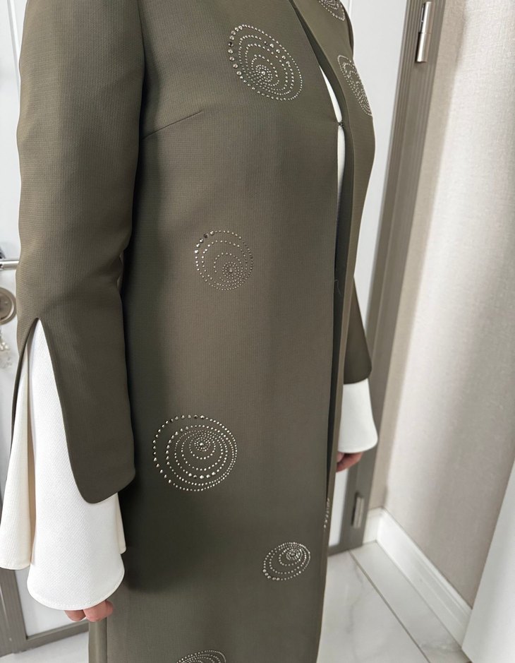 Uzun Kollu Yeşil Nakışlı Uzun Ceket Elbise - Görsel 3