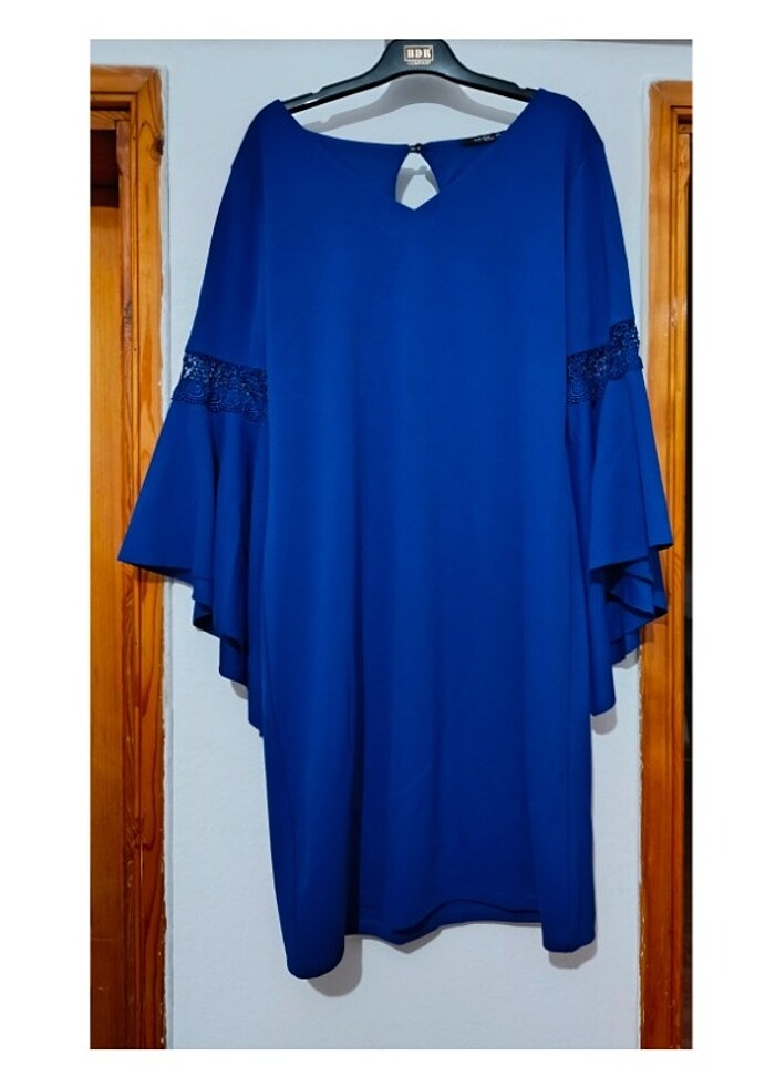 Kollar Volanlı Nakışlı Lacivert Elbise - Görsel 2