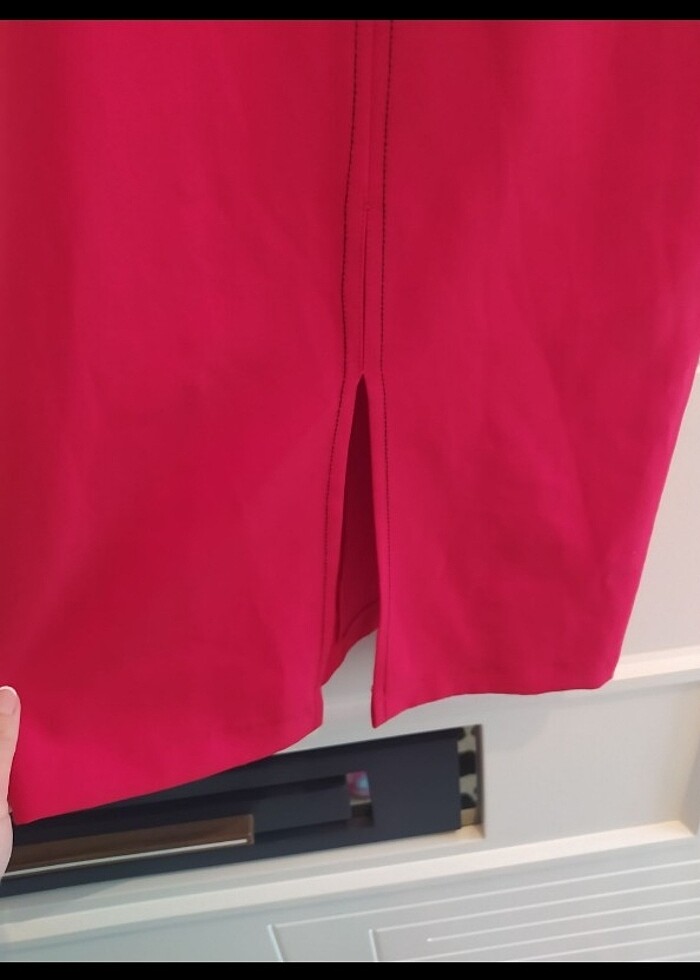 Kırmızı elbise - Görsel 4