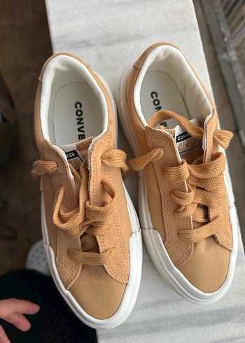 Converse Bej Platform Topuklu Bağcıklı Kadın Spor Ayakkabı