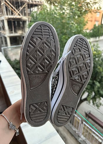 38 Beden Leopar Desenli Beyaz Bağcıklı Kadın Sneaker