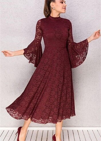 Bordo dantelli elbise