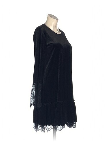 Diğer PreLoved Kısa Elbise %70 İndirimli.