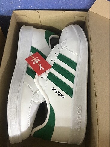 Adidas Spor Ayakkabı