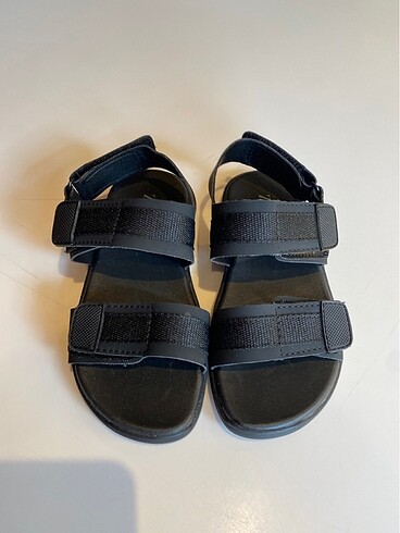 Zara marka 27 numara Kiz cocuk sandalet