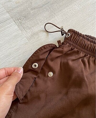 Bershka Paraşüt pantolon