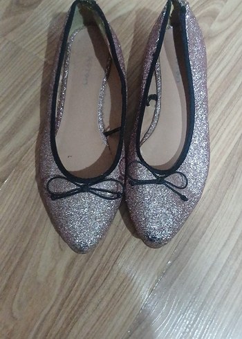 Parlak Pembe Stiletto Topuklu Kadın Babet