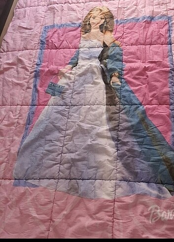 Tek Kişilik Barbie Pembe Elyaf Yorgan