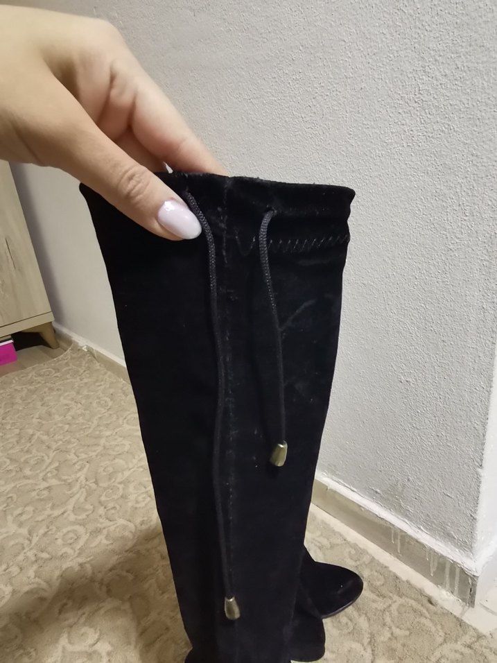 Siyah Süet Diz Üstü Topuklu Çizme - Görsel 4