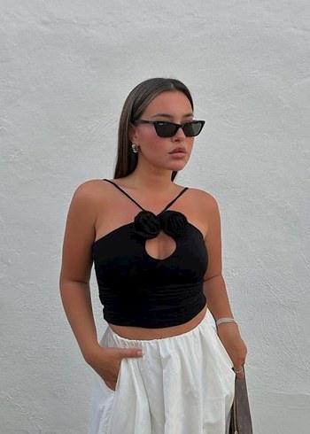 Siyah Gül Detaylı Mini Crop Top