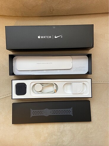 Apple Watch Series 4 40MM Nike+