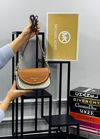 Beden MICHAEL KORS JET SET BAG