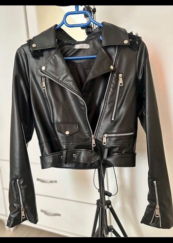 Strappy Kollu Siyah Nakışlı Deri Biker Ceket - Görsel 4