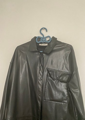 Düğmeli Siyah Kadın Deri Ceket - Görsel 2