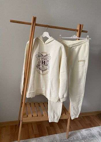 Beyaz Baskılı Sweatshirt ve Eşofman Takımı - Görsel 2