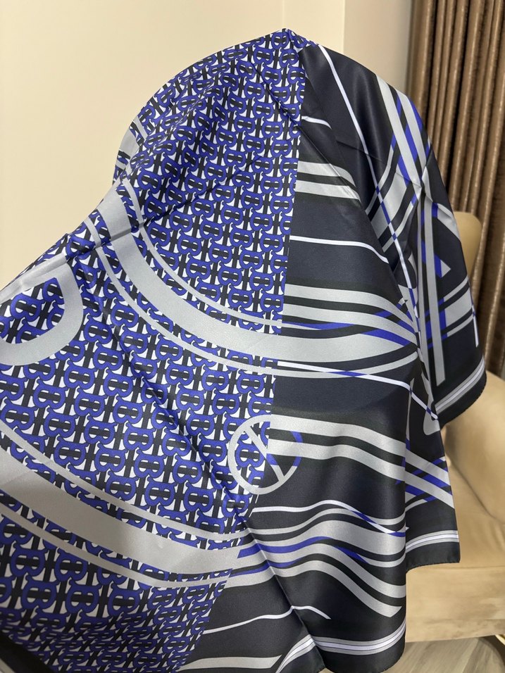 BURBERRY SİYAH İPEK EŞARP - Görsel 2