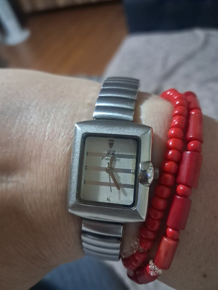 Gri Minimalist Kadın Kol Saati - Görsel 2