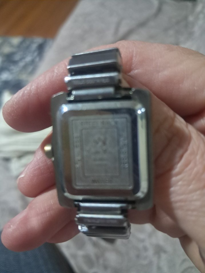 Gri Minimalist Kadın Kol Saati - Görsel 4