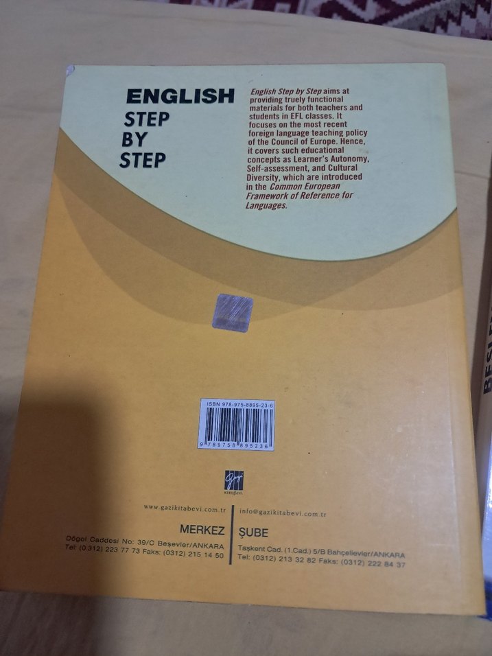 English Step By Step Yabancı Dil Kitabı - Görsel 3