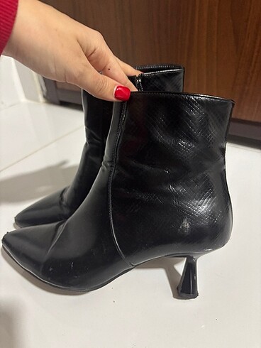 38 Beden siyah Renk Kısa topuklu bot