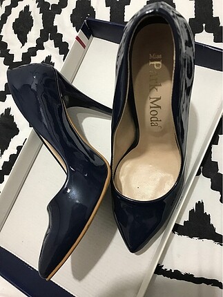39 Beden Lacivert stiletto