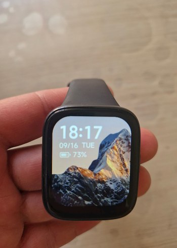 Siyah Akıllı Saat, Dokunmatik Ekranlı