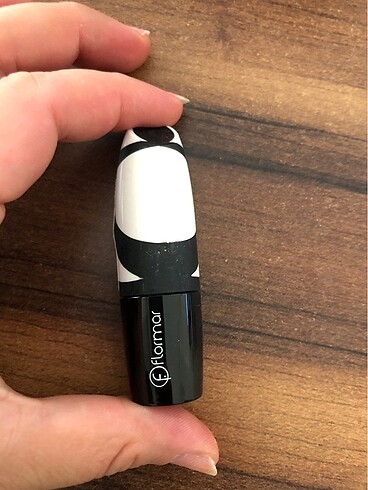 Çeşitli marka rujlar - Görsel 6