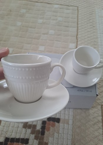 Madame Coco Beyaz 4 Parça Fincan Takımı - Görsel 2