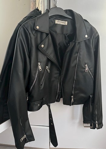 Siyah Kısa Kesim Deri Biker Ceket