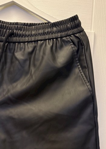 Zara Siyah Deri Kemerli Salaş Kadın Pantolon